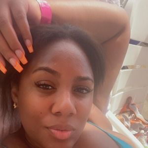 Meet your Posher, Robia